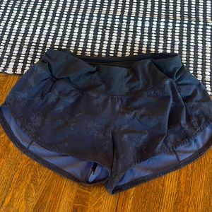Lululemon Shorts, size 4